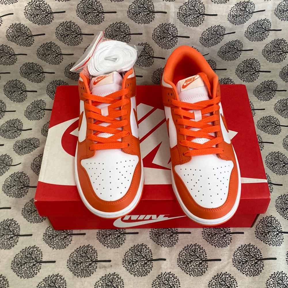 Nike Foam Lace-Up Low Top White and Oranse